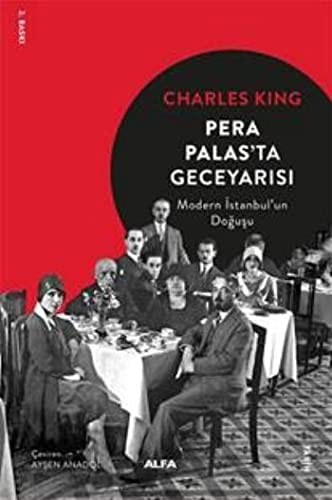 Pera Palas'ta Geceyarısı kitap kapağı