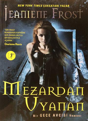 Mezardan Uyanan kitap kapağı