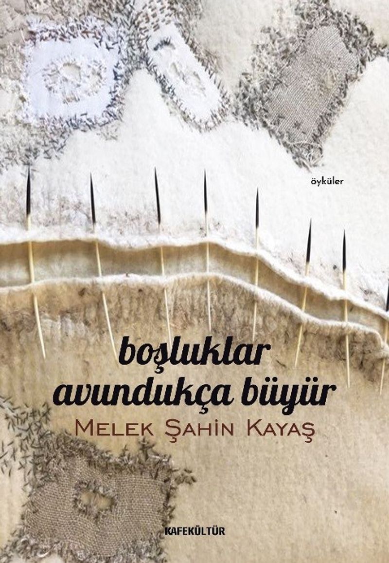 Boşluklar Avundukça Büyür kitap kapağı