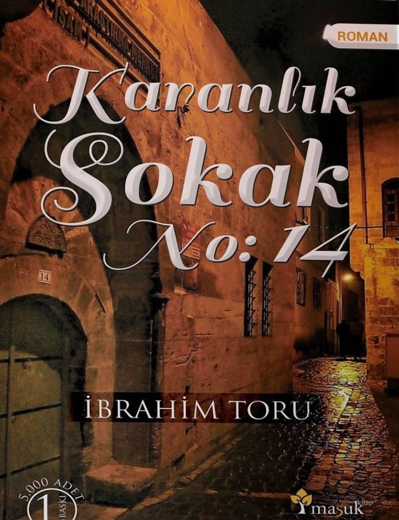Karanlık Sokak No: 14 kitap kapağı