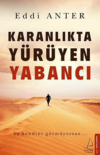 Karanlıkta Yürüyen Yabancı kitap kapağı