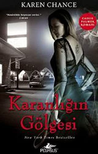 Karanlığın Gölgesi kitap kapağı