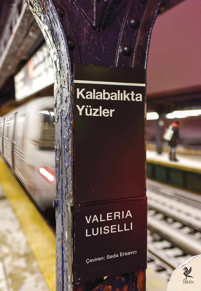 Kalabalıkta Yüzler kitap kapağı