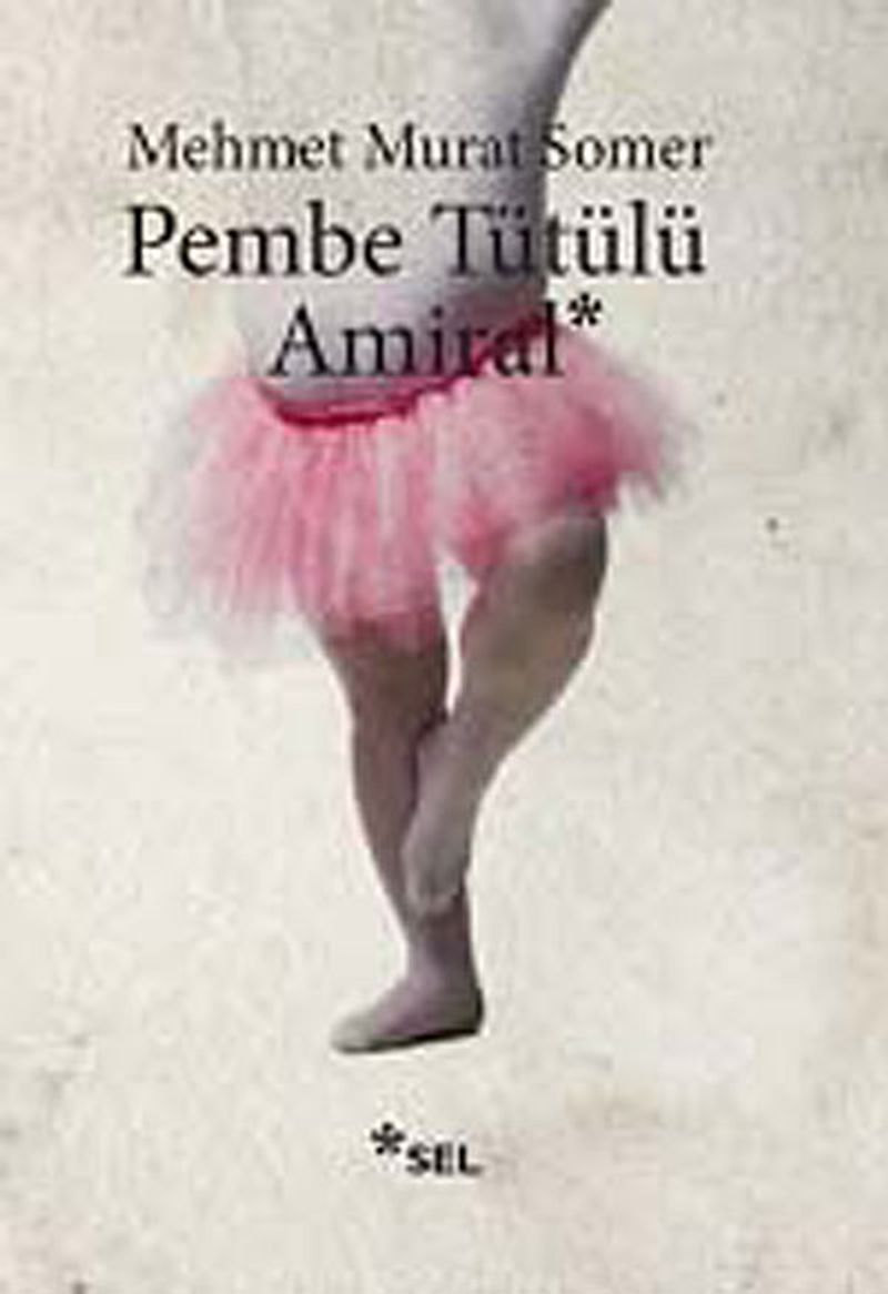Pembe Tütülü Amiral kitap kapağı