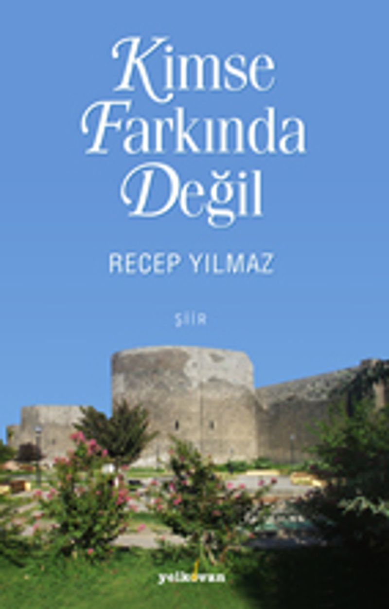 Kimse Farkında Değil kitap kapağı