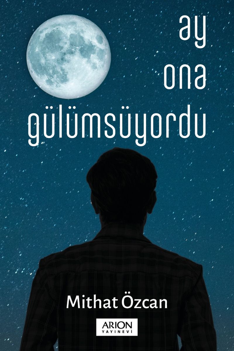 Ay Ona Gülümsüyordu kitap kapağı
