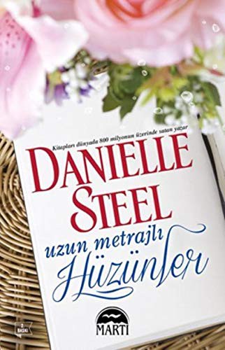 Uzun Metrajlı Hüzünler kitap kapağı