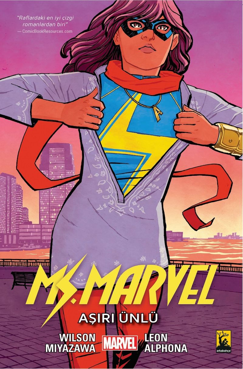 Ms. Marvel 5 Aşırı Ünlü kitap kapağı