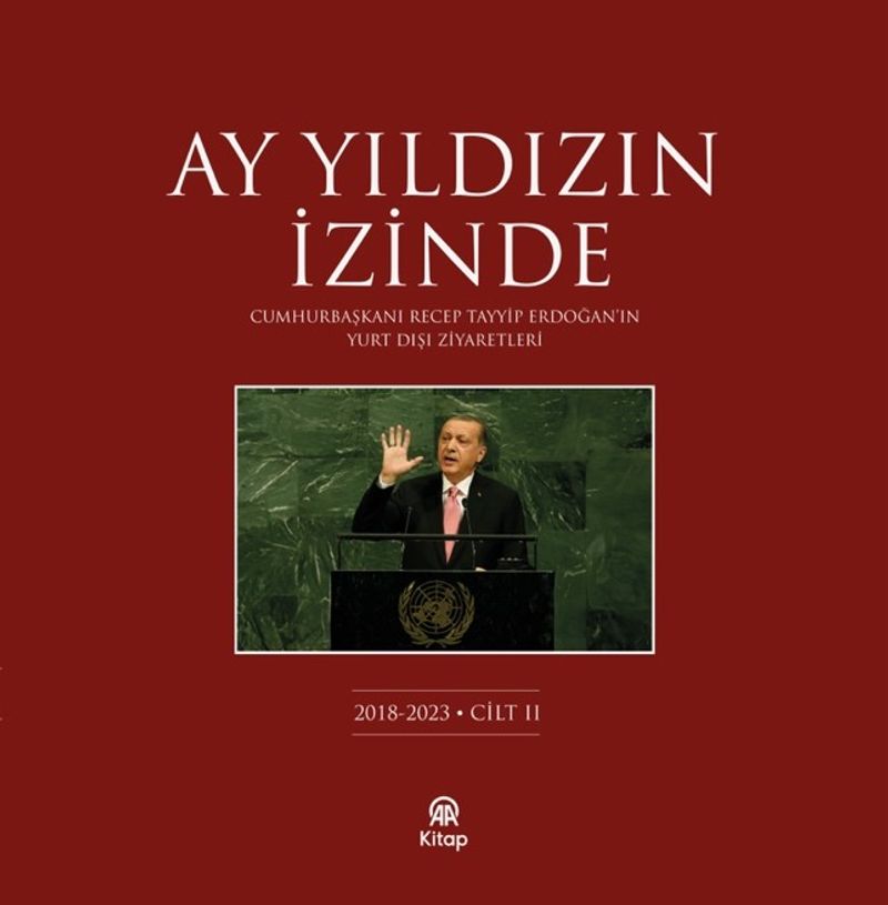 Ay Yıldızın İzinde (Cilt 2) kitap kapağı