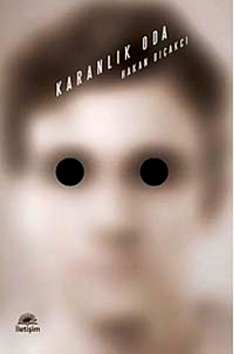 Karanlık Oda kitap kapağı