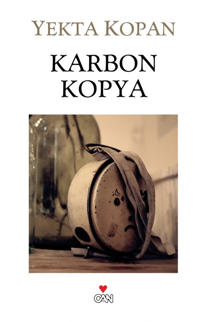 Karbon Kopya (Eski Kapak) kitap kapağı