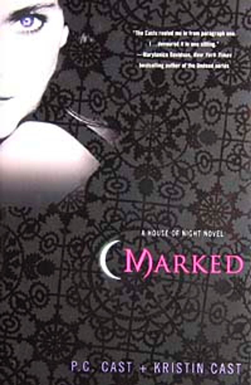 Marked kitap kapağı